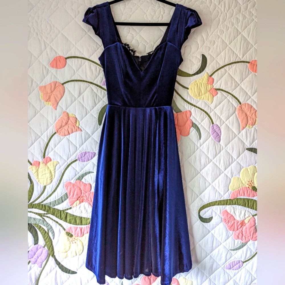 Midnight Blue Velvet Baudelair Swing Dress by La Femme En Noir Size Small